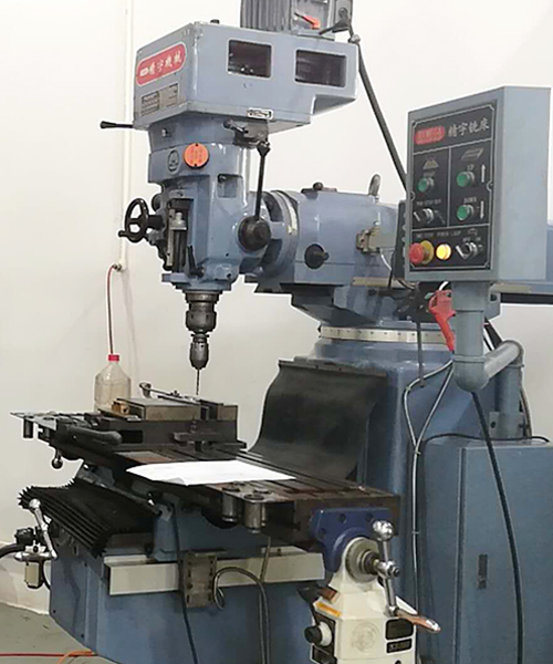 Turret Milling Machine